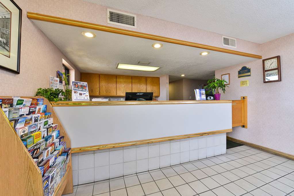 Super Value Inn Valdosta Beltér fotó