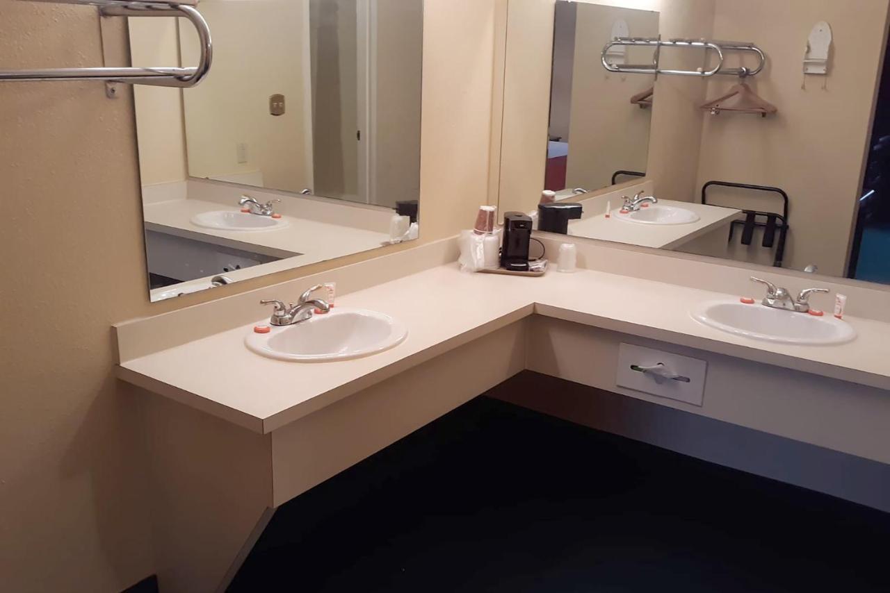 Super Value Inn Valdosta Kültér fotó